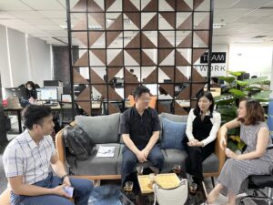 Sphinx welcomes Professor Younghwan Pan from Korea to visit Hanoi Office